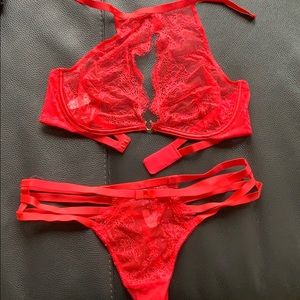 Victoria’s Secret  set in bright red 34C/ M BNWT